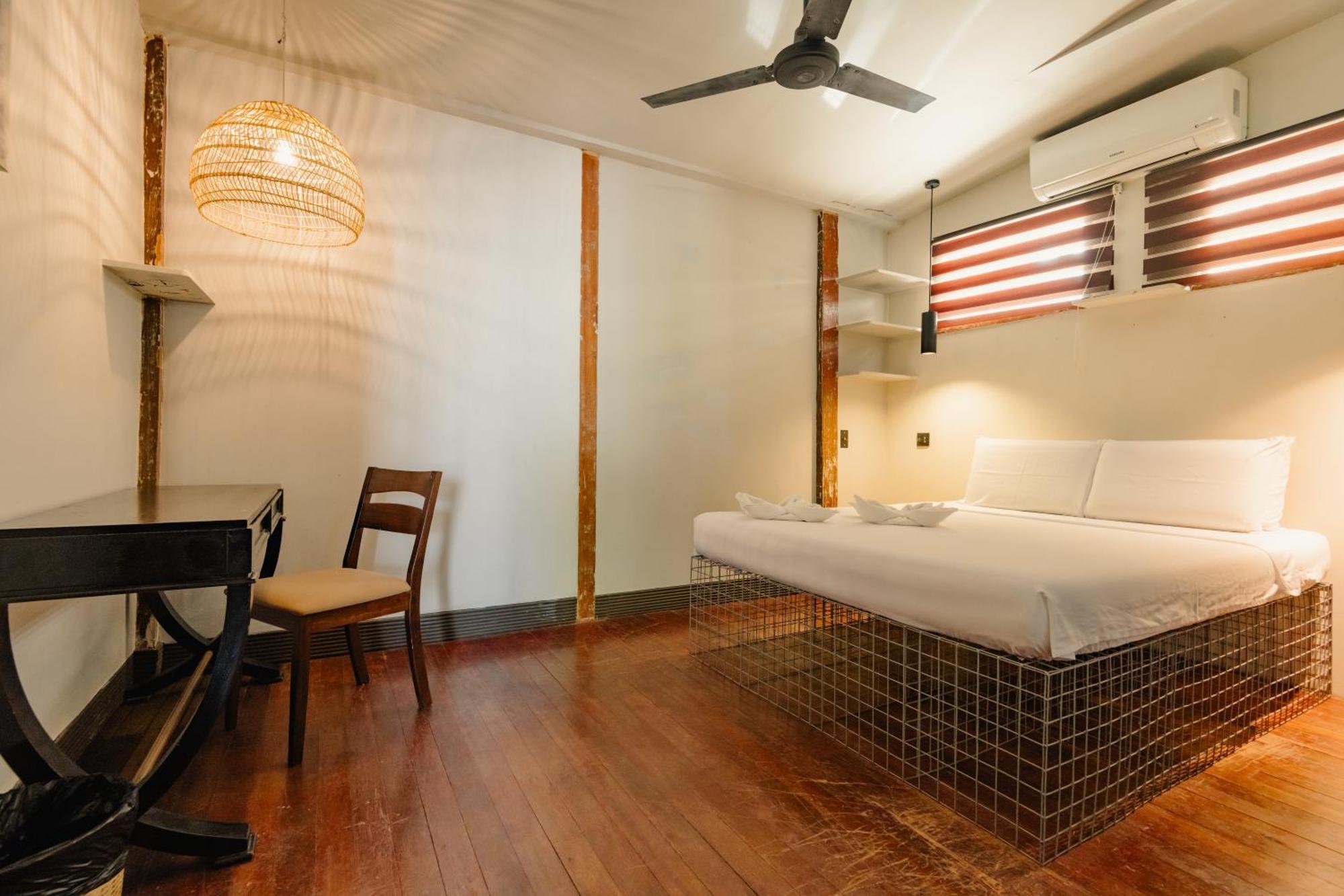 The Flying Fish Hostel Cebu Exterior photo